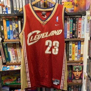 M NIKE LEBRON CLEVELAND CAVALIERS JERSEY